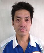 参課課長　山崎茂雄